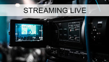 na zdjęciu napis streaming LIVE i kamera