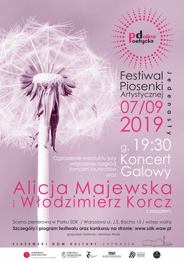 Plakat festiwalu. Motyw przewodni grafiki stanowi dmuchawiec na tle koloru fioletowego. Oprócz grafiki informacje tekstowe dostępne w treści artykułu.