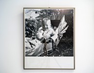 Zdjęcie Zdzisława Beksińskiego w wieku niemowlęcym w wózeczku.
