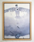 Zdjęcie ukazujące obraz Artysty - wrak maszyny latającej nasuwający skojarzenia z katastrofą (Ikar?).