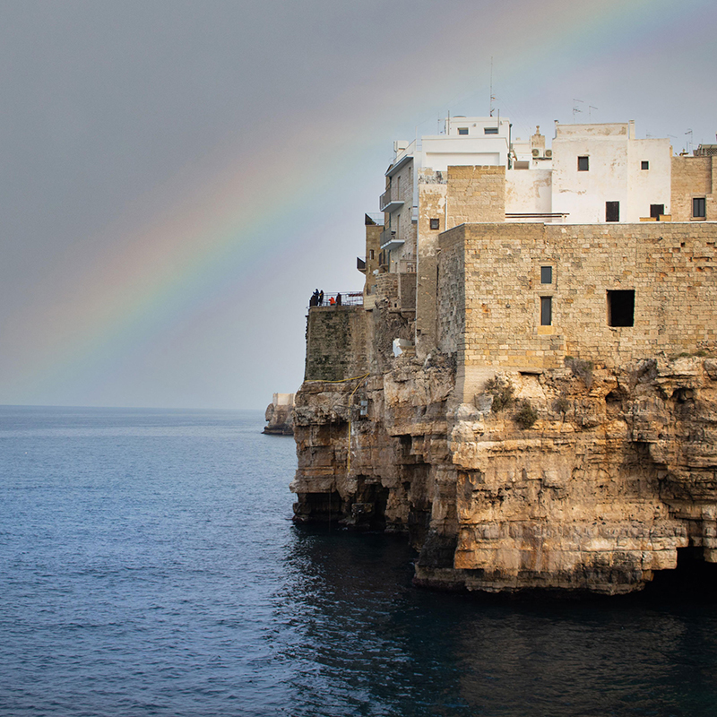 Najpiękniejsze miasta Apulii - Polignano a Mare i Monopoli /  wykład z cyklu Kultury Świata